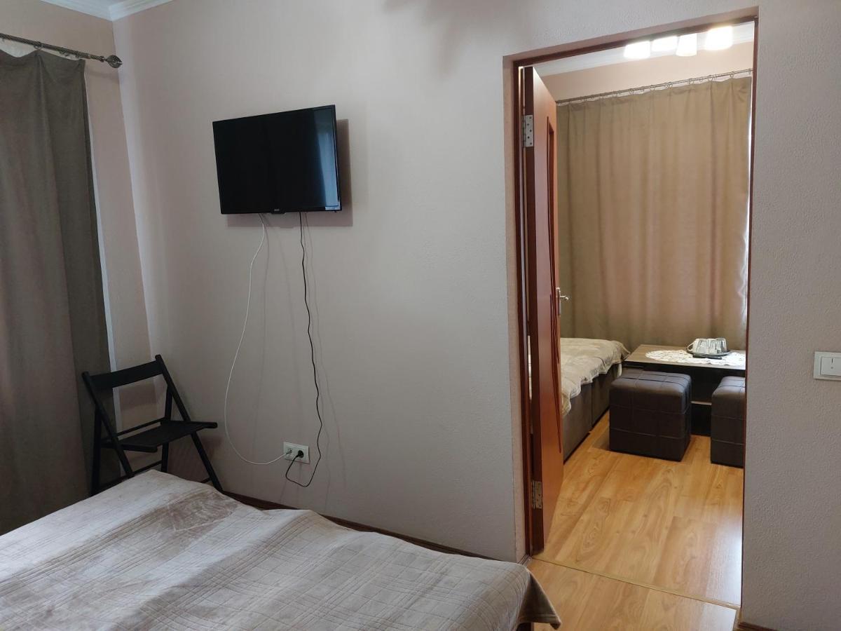 Hotel Pyate Koleso Lazeshchyna Esterno foto