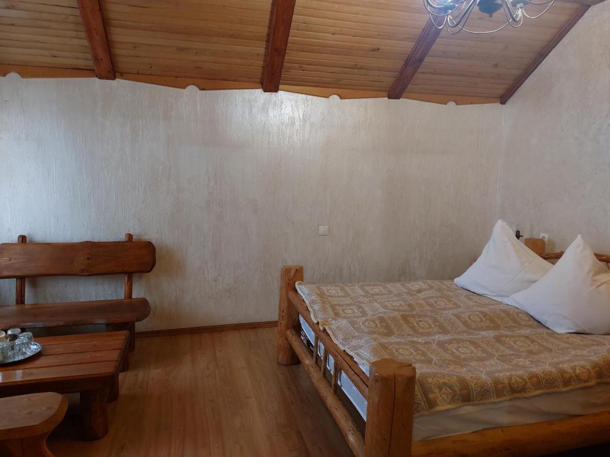 Hotel Pyate Koleso Lazeshchyna Esterno foto