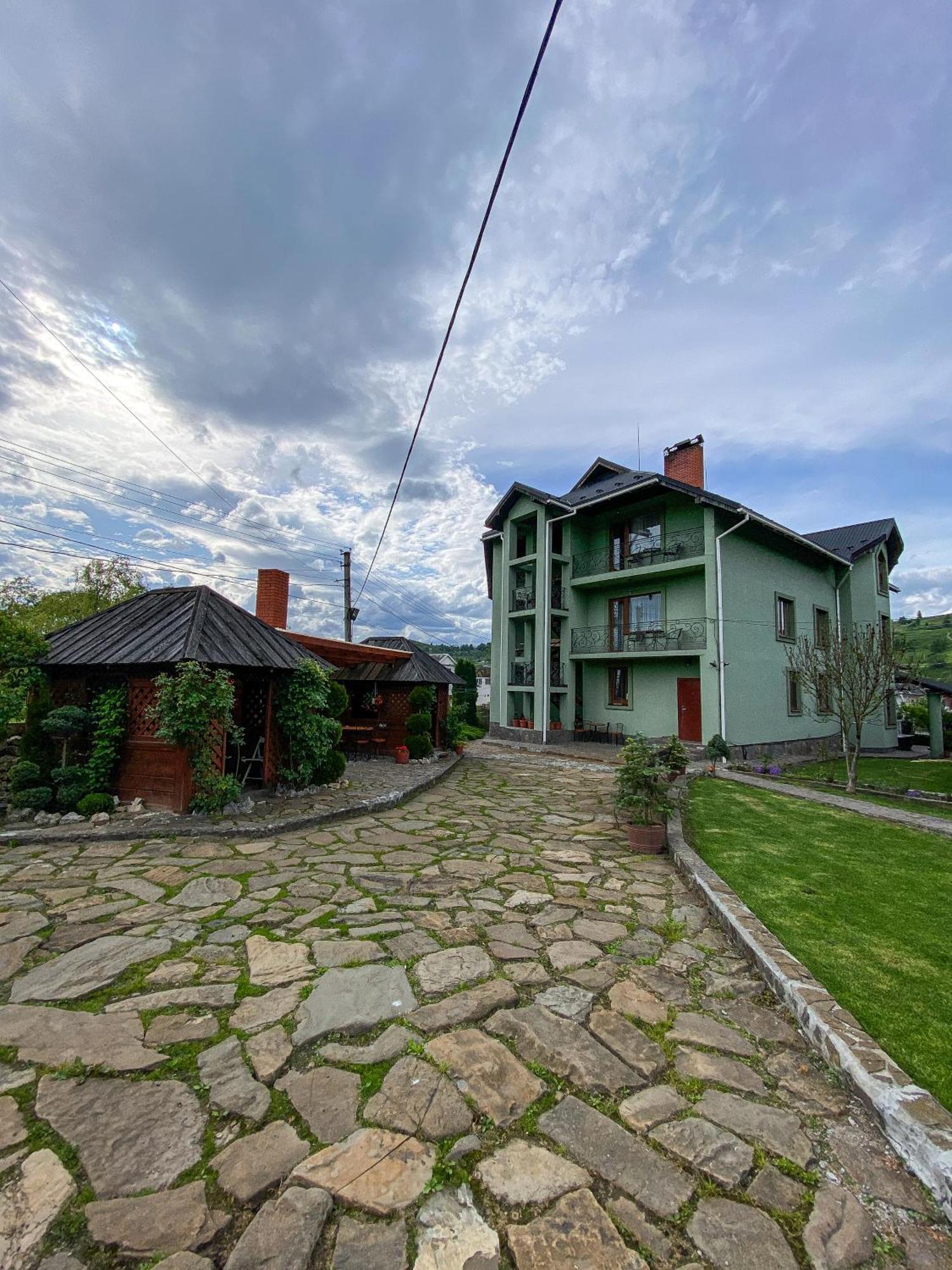 Hotel Pyate Koleso Lazeshchyna Esterno foto