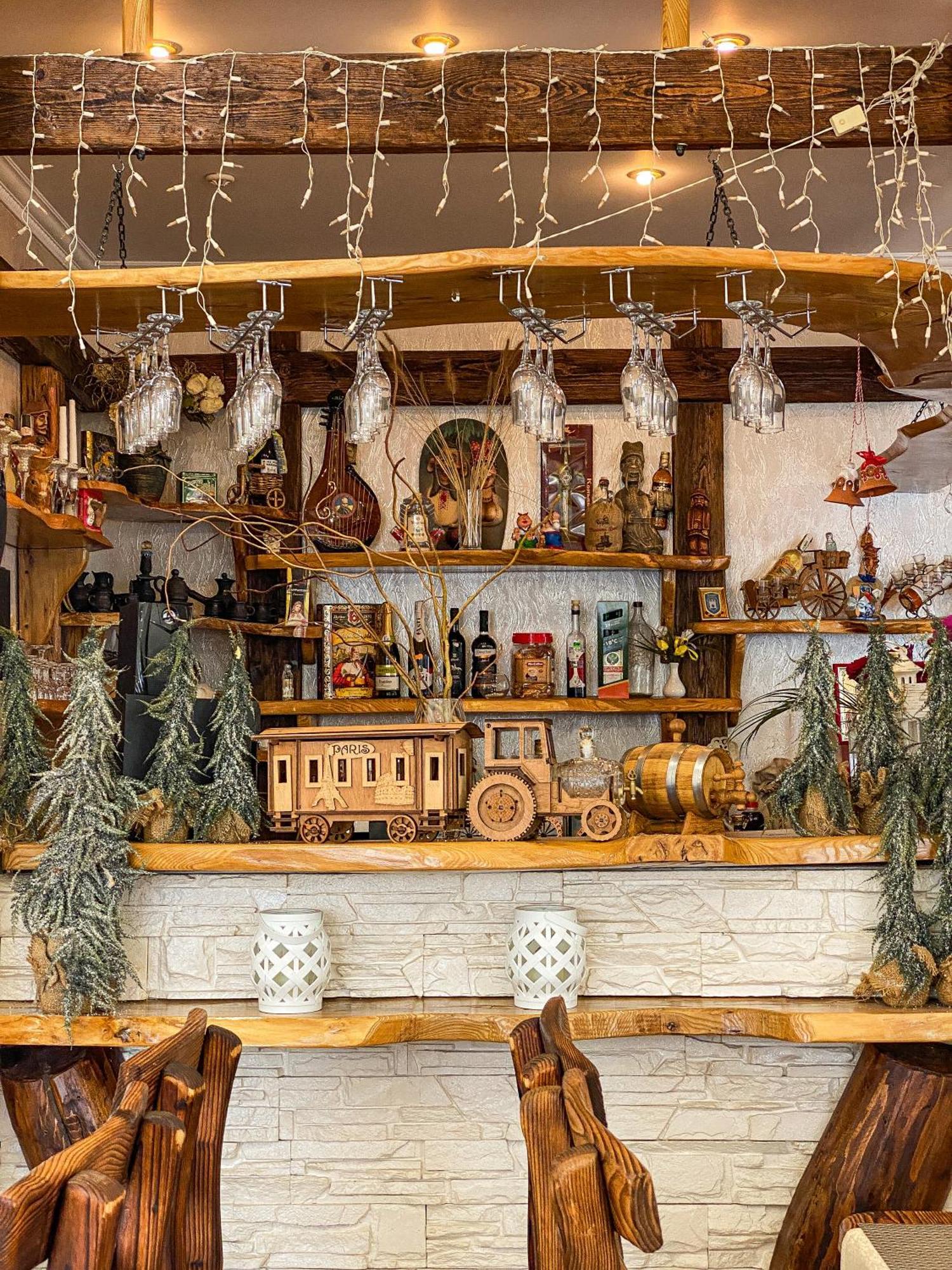Hotel Pyate Koleso Lazeshchyna Esterno foto