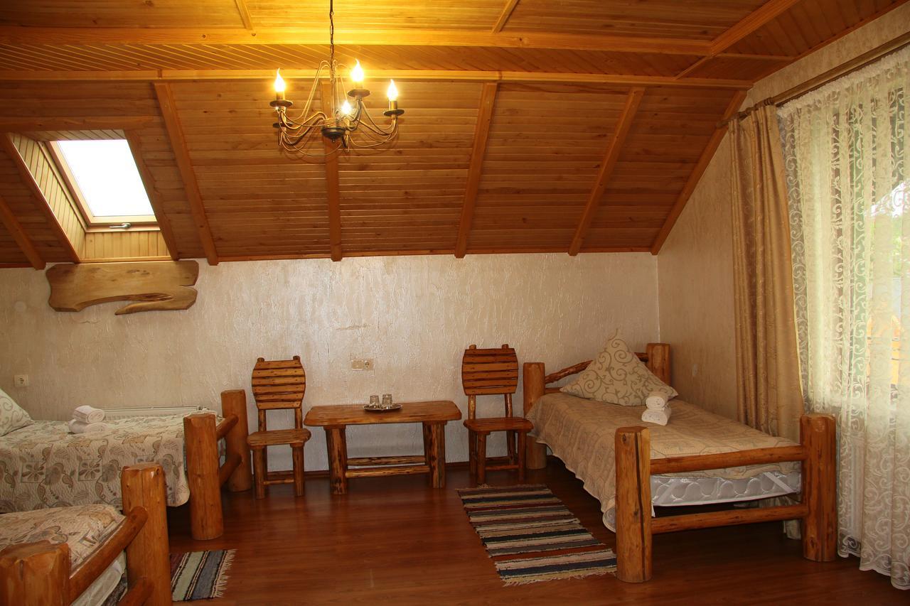 Hotel Pyate Koleso Lazeshchyna Esterno foto